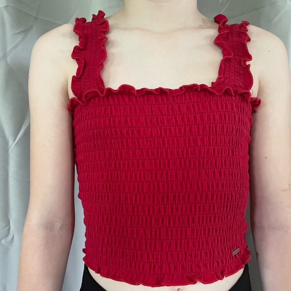 red ruffled cropped tank top - Picture 2 of 3
